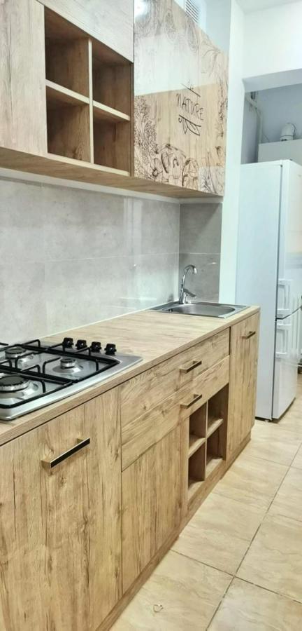 Central Apartament 2 Яш Екстериор снимка