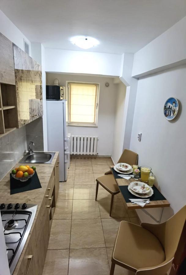 Central Apartament 2 Яш Екстериор снимка